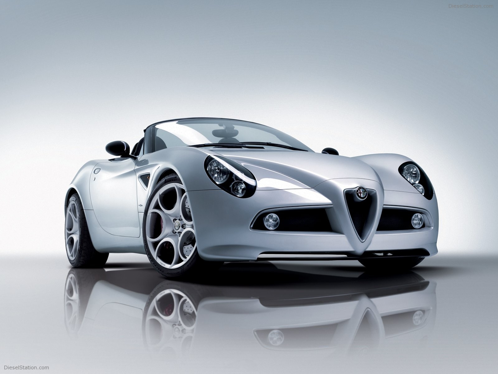 Alfa 8C Spider (2008) Car Pictures